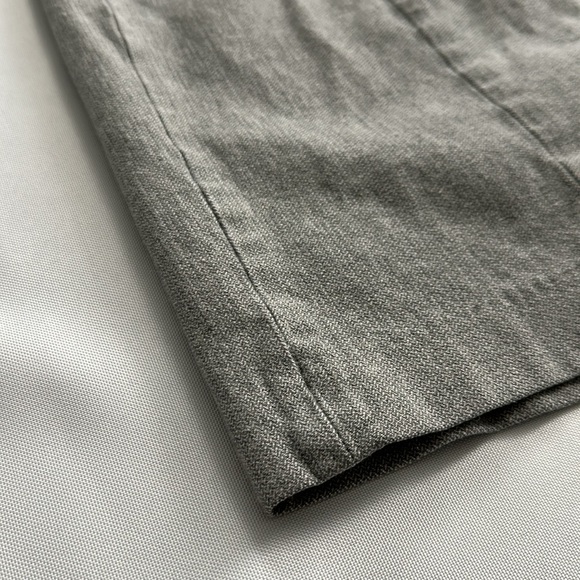 Banana Republic Grey Skirt Sz 2 - Picture 2 of 8